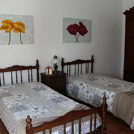 Casa Dos Avos بيت للعطل